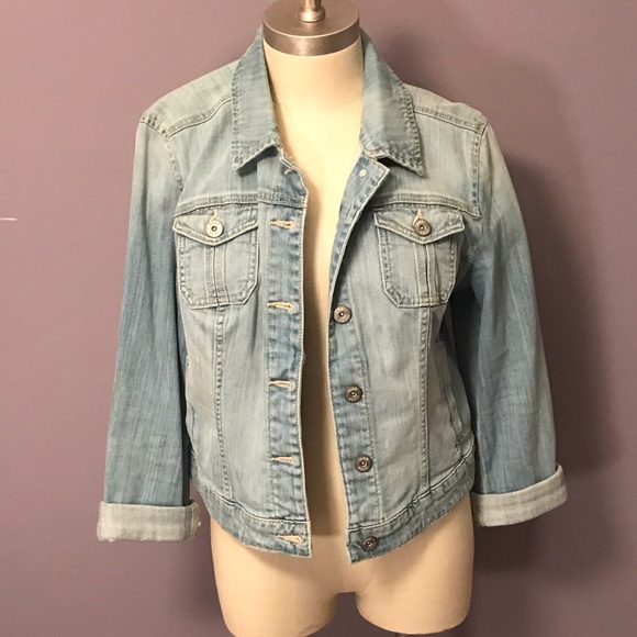 Elle Jackets & Blazers - Elle light wash denim jacket